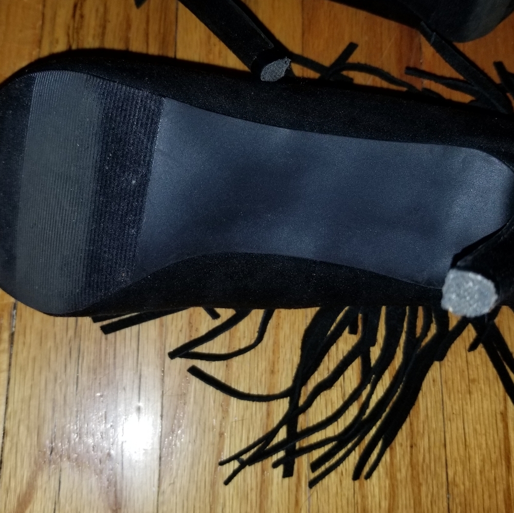 Fringe Heels - Picture 3 of 4